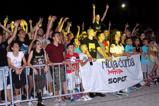 Овације за Рибљу чорбу